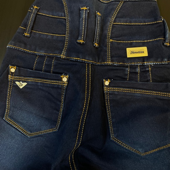 Authentic Columbian jeans (beautifully fitted) - Picture 2 of 3